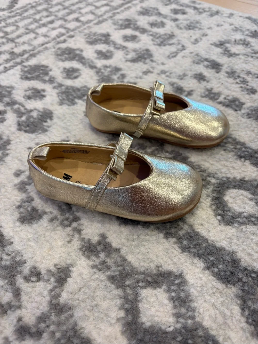 H&M Girls Shimmery Gold Bow Strap Mary Janes